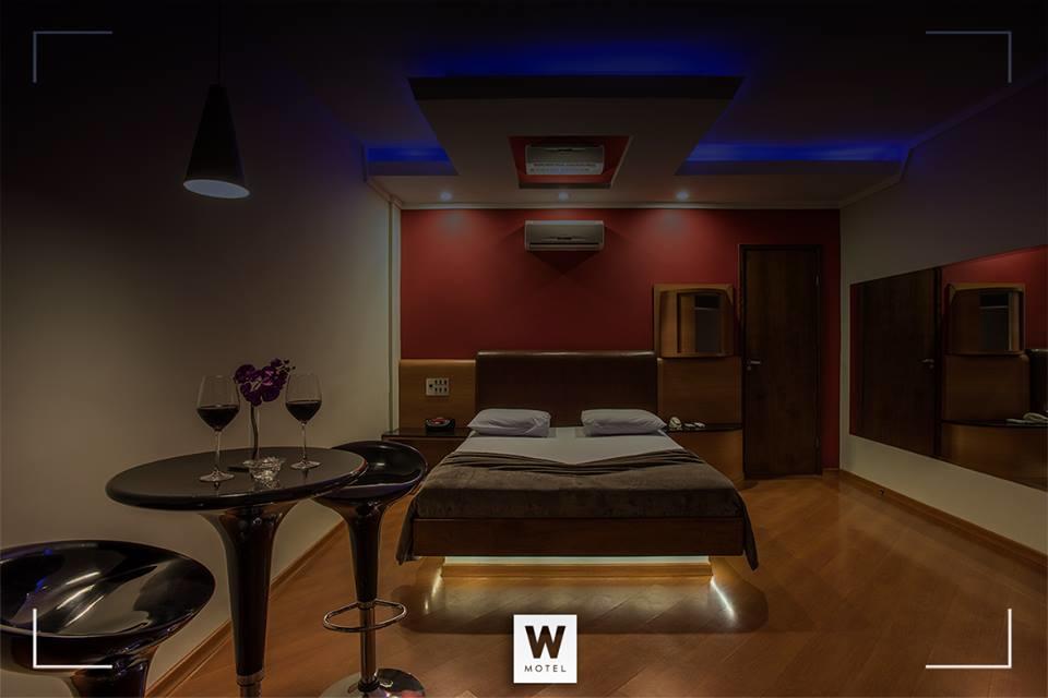 W Motel (Adults Only) 孔戈尼亚斯 外观 照片