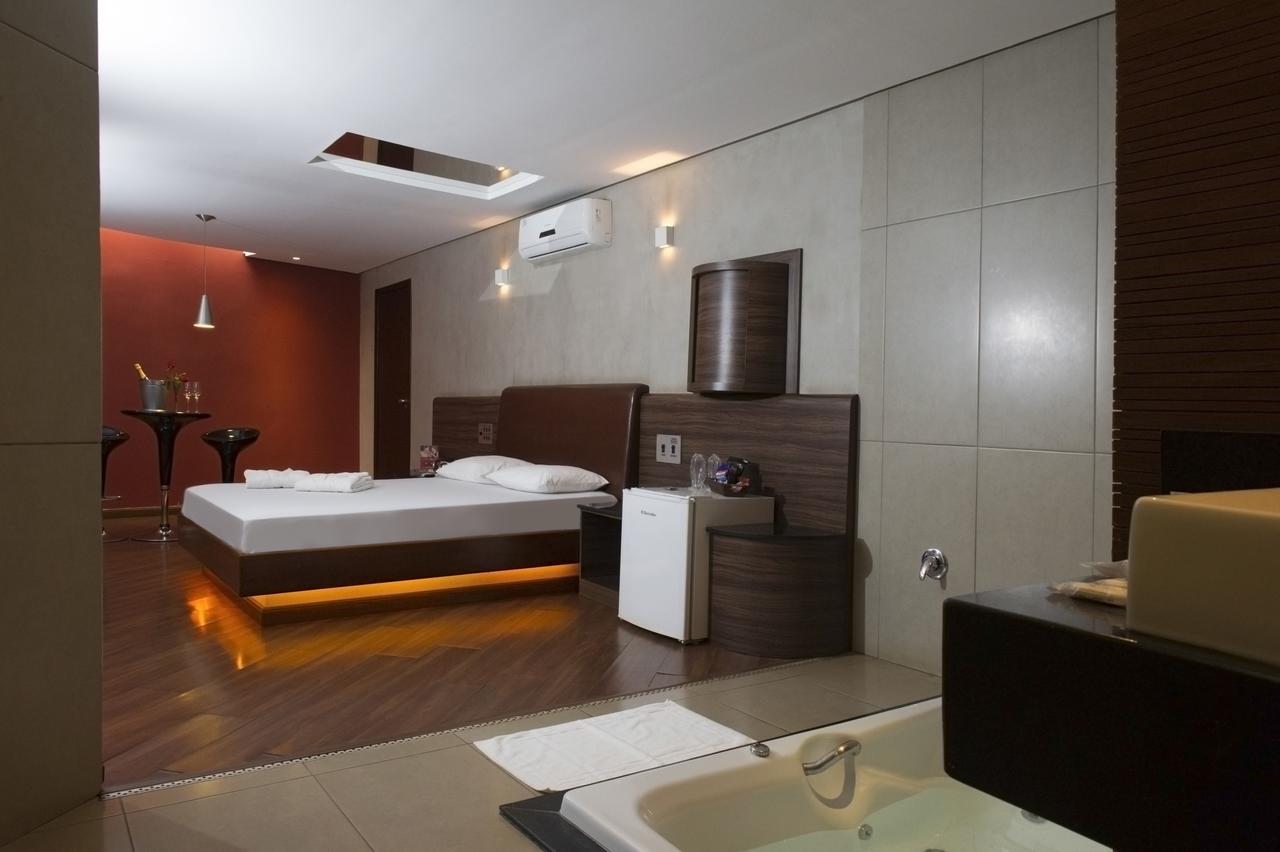 W Motel (Adults Only) 孔戈尼亚斯 外观 照片