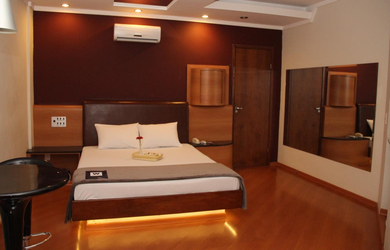 W Motel (Adults Only) 孔戈尼亚斯 外观 照片